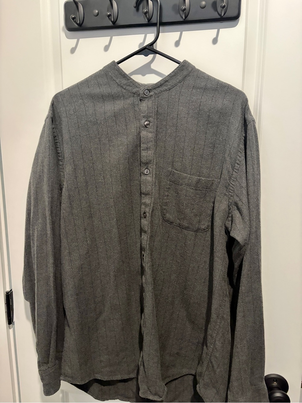 Uniqlo Men's Gray Button-Up Shirt with Band Collar